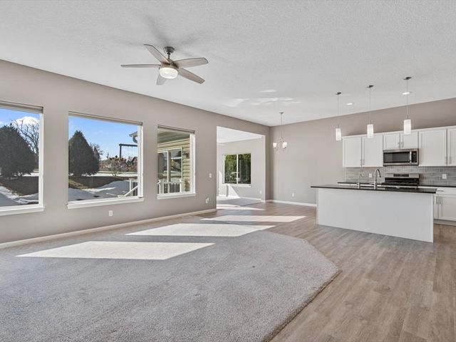 4732 Pheasant Creek Avenue, Davenport, IA 52807