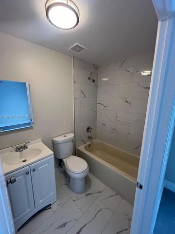 2138 NW 26th St B, Miami, FL 33142