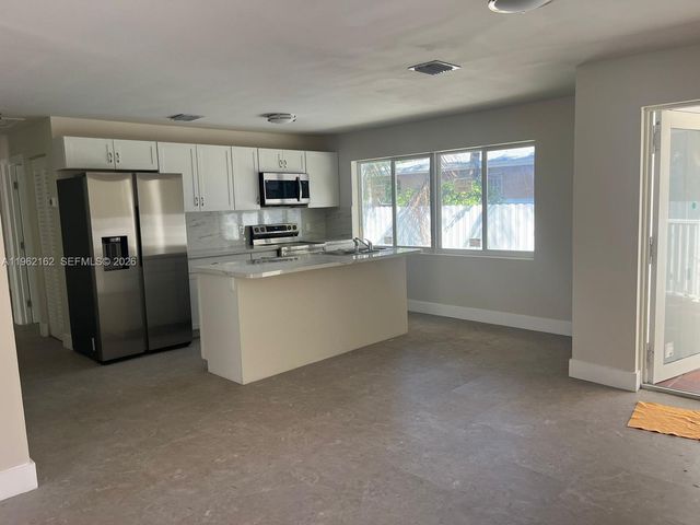 2138 NW 26th St B, Miami, FL 33142