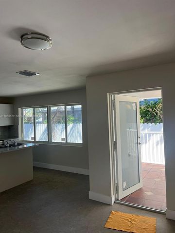 2138 NW 26th St B, Miami, FL 33142