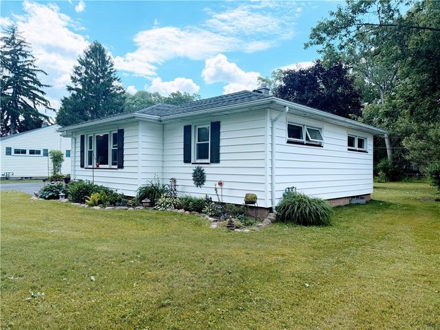 34 Adela Cir, Chili, NY 14624