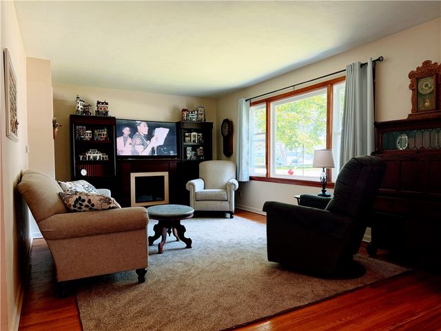34 Adela Cir, Chili, NY 14624