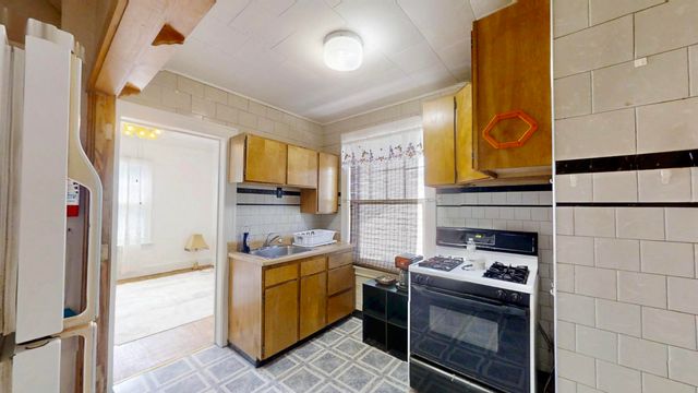 737 Cherry Street, Hammond, IN 46324