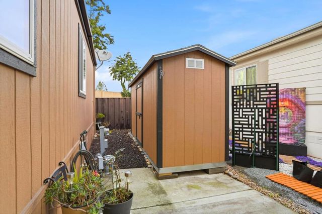 1220 Tasman Drive, Sunnyvale, CA 94089