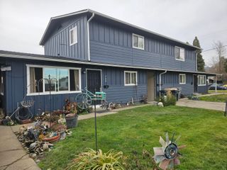702 SE 9th Street, Grants Pass, OR 97526