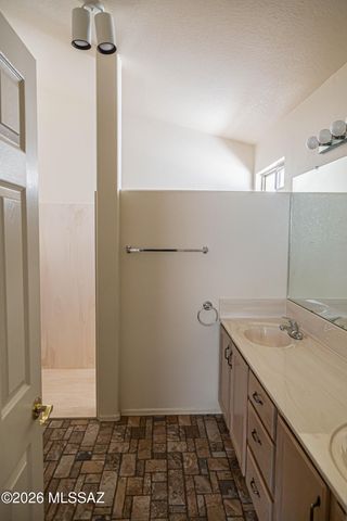 11146 N Desert Flower Drive, Tucson, AZ 85737