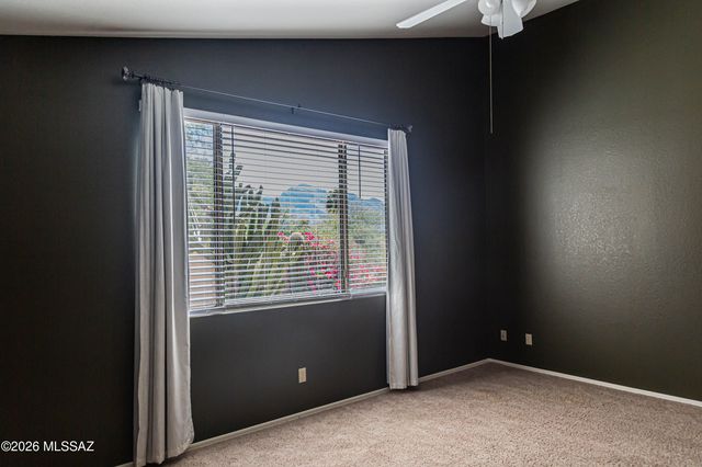 11146 N Desert Flower Drive, Tucson, AZ 85737
