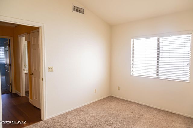 11146 N Desert Flower Drive, Tucson, AZ 85737