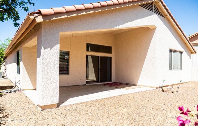 11146 N Desert Flower Drive, Tucson, AZ 85737