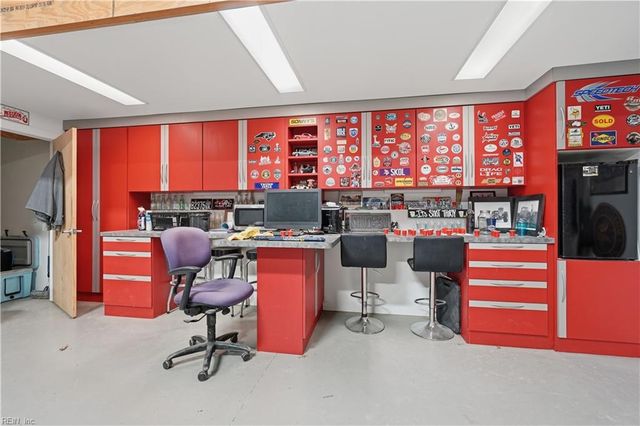 106 Industry DR, Yorktown, VA 23693