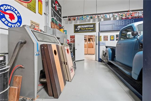 106 Industry DR, Yorktown, VA 23693