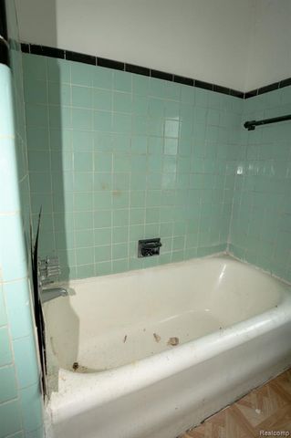 14827 Fairmount Drive, Detroit, MI 48205