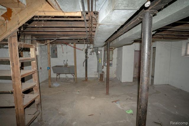 14827 Fairmount Drive, Detroit, MI 48205