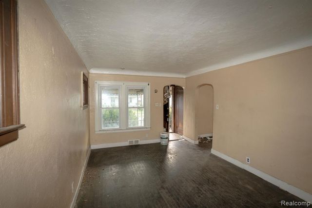 14827 Fairmount Drive, Detroit, MI 48205