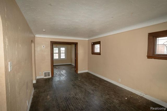 14827 Fairmount Drive, Detroit, MI 48205