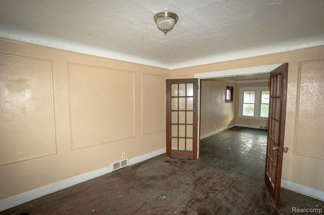 14827 Fairmount Drive, Detroit, MI 48205