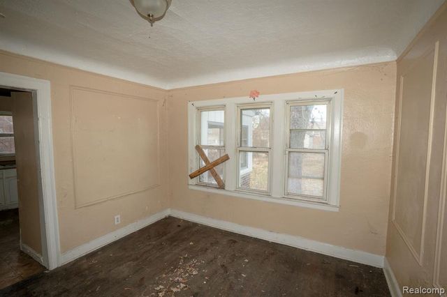 14827 Fairmount Drive, Detroit, MI 48205