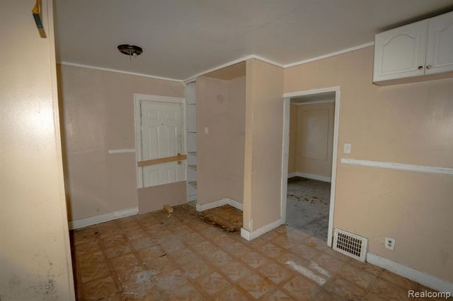 14827 Fairmount Drive, Detroit, MI 48205