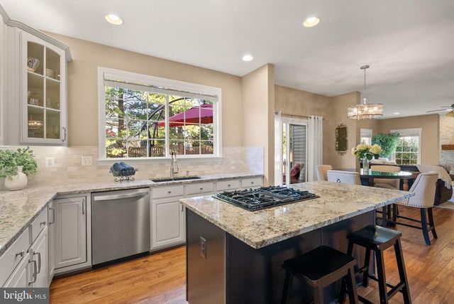 828 ANTHONY CT SE, Leesburg, VA 20175