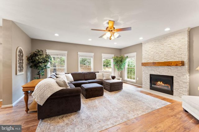 828 ANTHONY CT SE, Leesburg, VA 20175