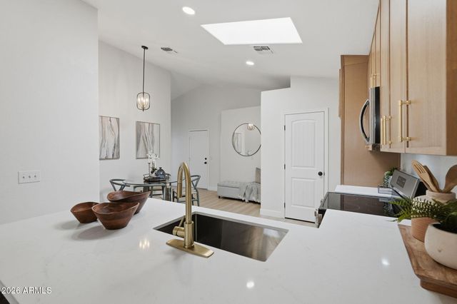 926 E HEARNE Way, Gilbert, AZ 85234