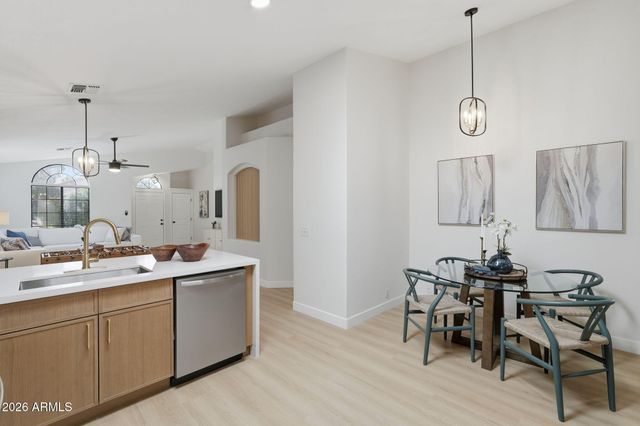 926 E HEARNE Way, Gilbert, AZ 85234