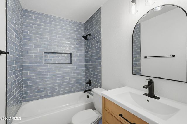 926 E HEARNE Way, Gilbert, AZ 85234