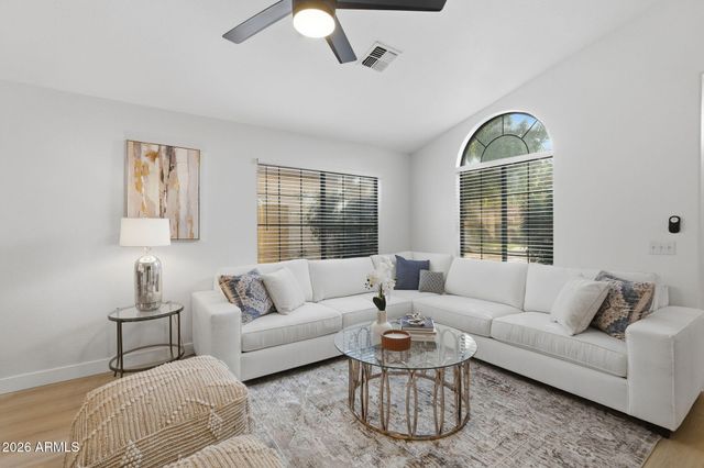 926 E HEARNE Way, Gilbert, AZ 85234