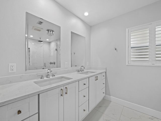 2426 RIVER RIDGE DRIVE, Sarasota, FL 34239