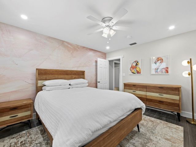 2426 RIVER RIDGE DRIVE, Sarasota, FL 34239