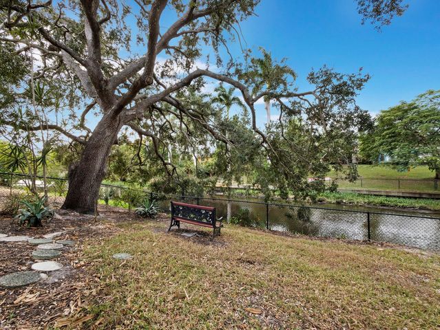 2426 RIVER RIDGE DRIVE, Sarasota, FL 34239