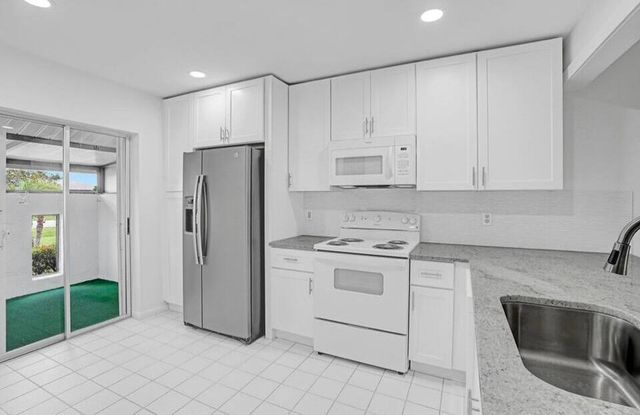 524 Ponderosa Drive 33e, Fort Pierce, FL 34982