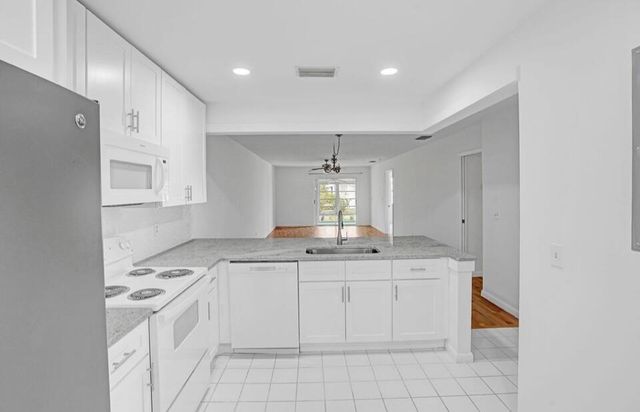 524 Ponderosa Drive 33e, Fort Pierce, FL 34982