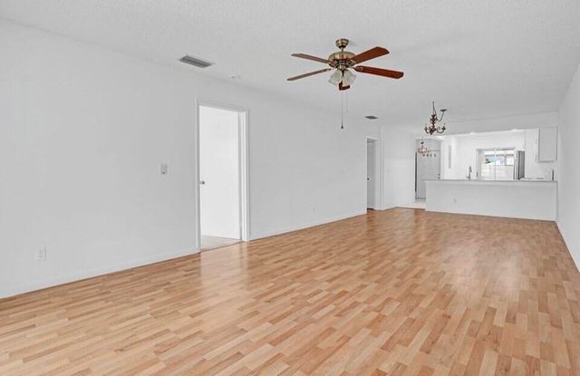 524 Ponderosa Drive 33e, Fort Pierce, FL 34982