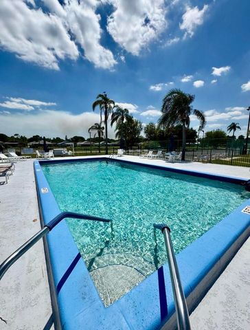 524 Ponderosa Drive 33e, Fort Pierce, FL 34982