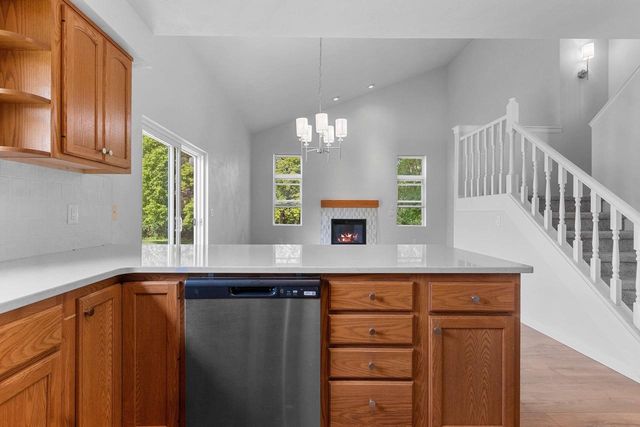 1091 STILLMEADOW LANE, Menasha, WI 54952