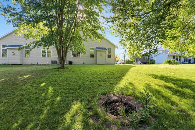 1091 STILLMEADOW LANE, Menasha, WI 54952