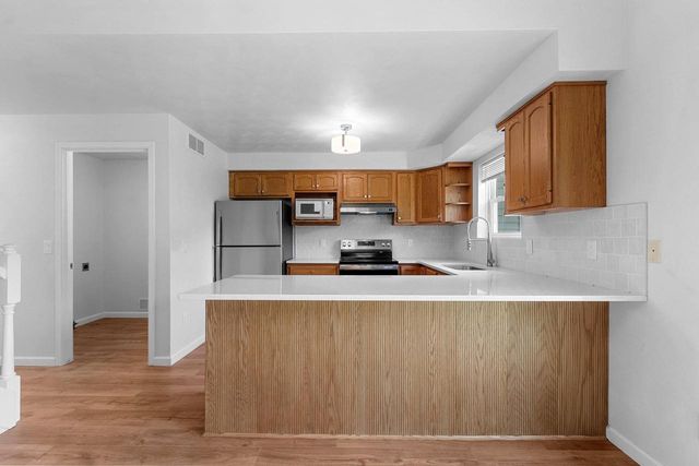 1091 STILLMEADOW LANE, Menasha, WI 54952