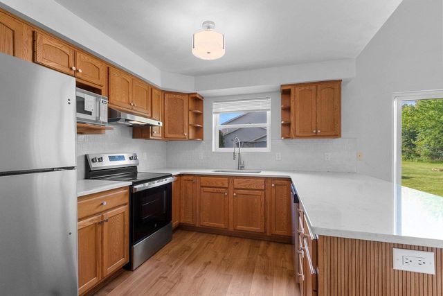 1091 STILLMEADOW LANE, Menasha, WI 54952