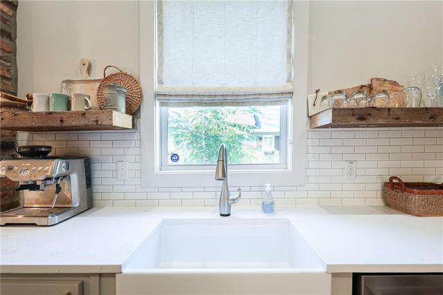 1585 MERCER Avenue, College Park, GA 30337