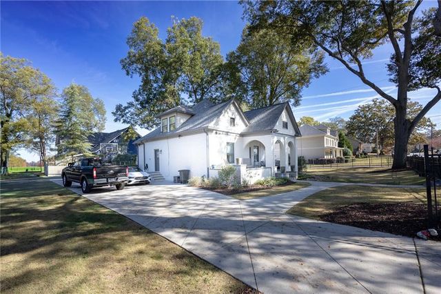 1585 MERCER Avenue, College Park, GA 30337