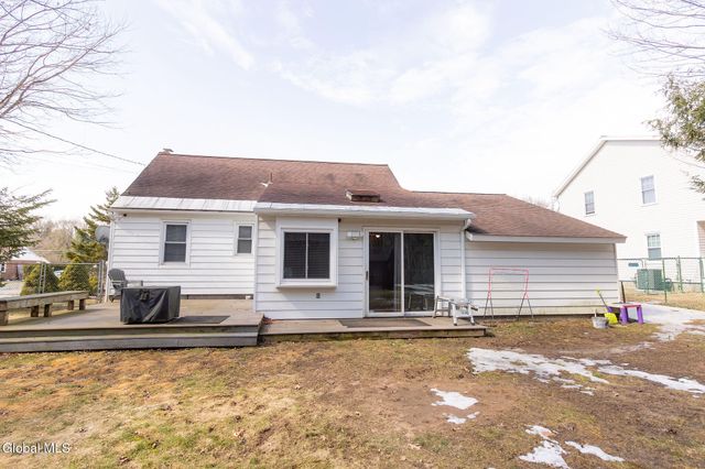 19 Willow Lane, Glenville, NY 12302