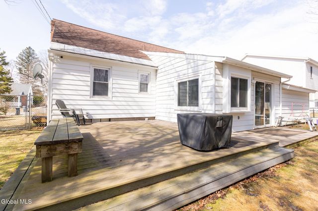 19 Willow Lane, Glenville, NY 12302