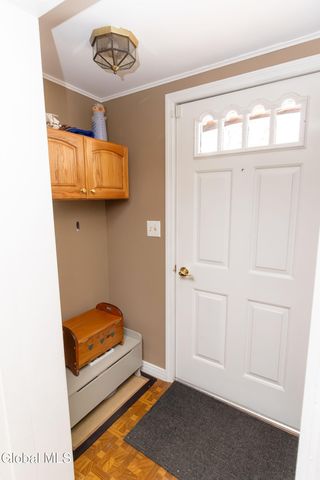 19 Willow Lane, Glenville, NY 12302