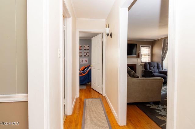 19 Willow Lane, Glenville, NY 12302