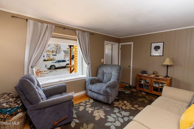 19 Willow Lane, Glenville, NY 12302