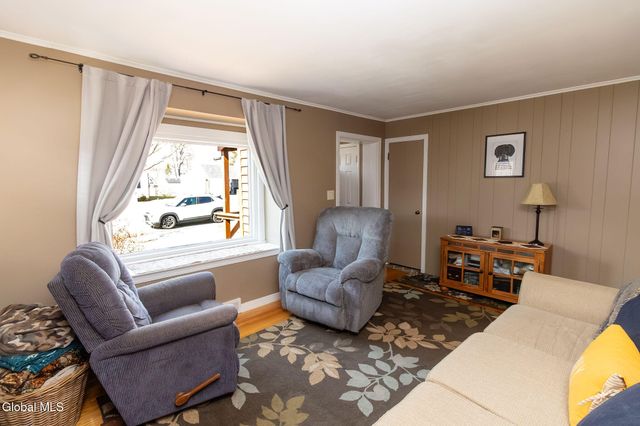 19 Willow Lane, Glenville, NY 12302