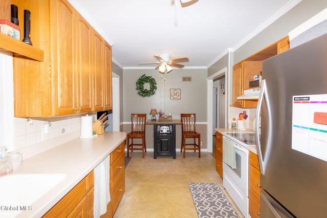 19 Willow Lane, Glenville, NY 12302