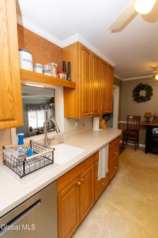 19 Willow Lane, Glenville, NY 12302