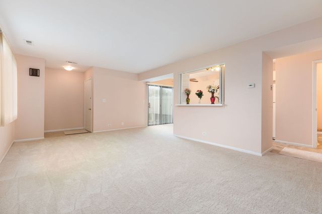 236 N WATERFORD Drive, Schaumburg, IL 60194